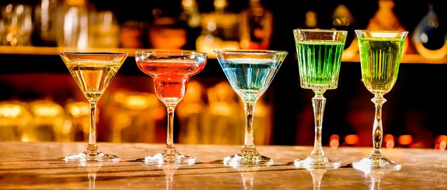 白酒兌飲料對身體有害嗎_白酒兌什么飲料好喝_兌白酒飲料喝好還是不好