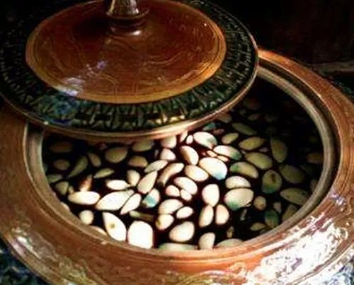 白酒泡大蒜有什么功效？哪幾種人不可以吃大蒜？