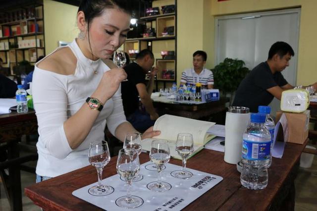 白酒有沒(méi)有保質(zhì)期？是不是存放的時(shí)間越長(zhǎng)越好？